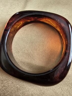 Tortoiseshell Square Resin Bangle — Amber Brown